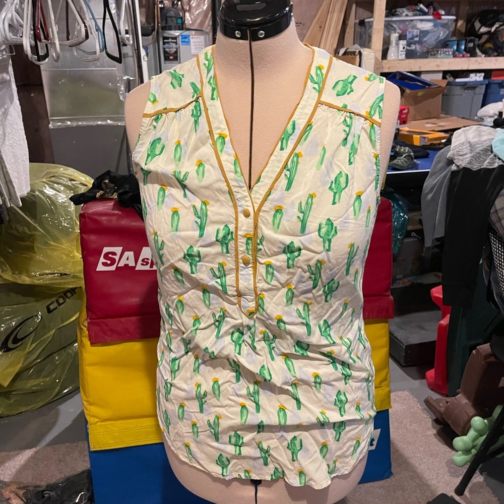 Sleeveless Cream Cactus-Print Button Front Top
